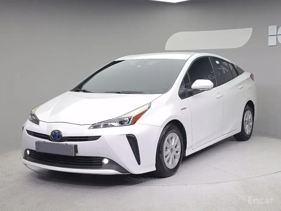 Toyota Prius 2022 из Кореи — купить под ключ