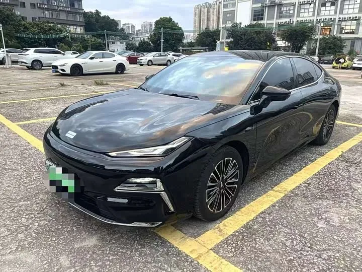 Geely Galaxy Starshine 8 EM-i 2025 из Китая — купить под ключ