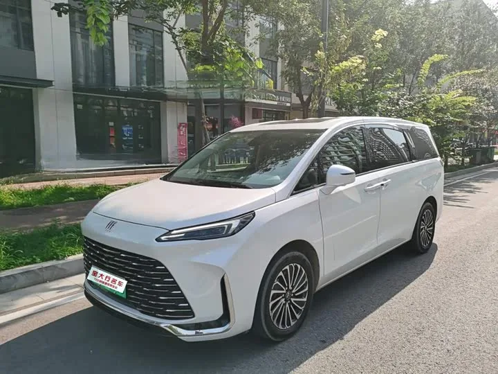 Buick GL8 Hybrid 2026 из Китая — купить под ключ