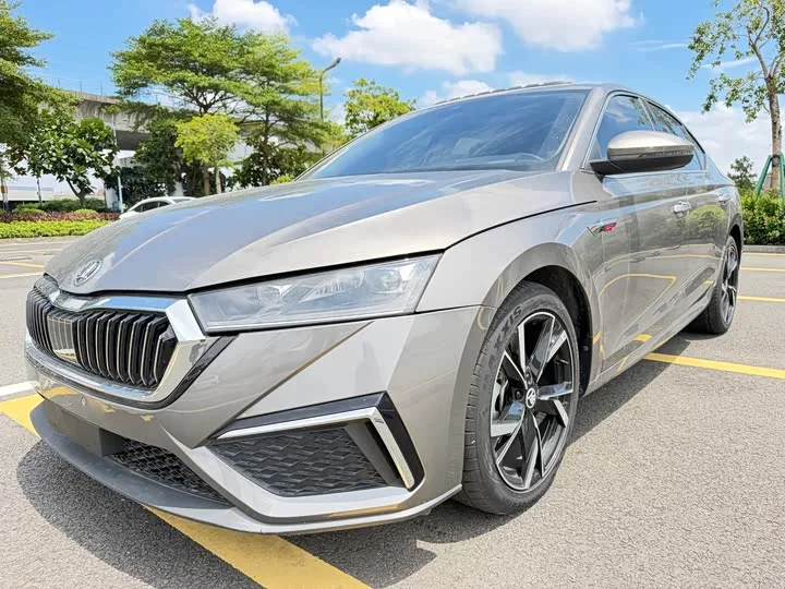 Skoda Octavia Pro 2022 из Китая — купить под ключ