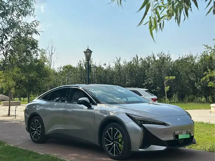BAIC Arcfox Alpha S5 2025 из Китая — купить под ключ