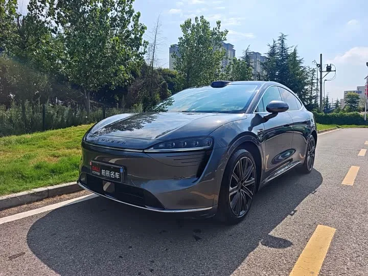 Luxeed R7 2024 из Китая — купить под ключ