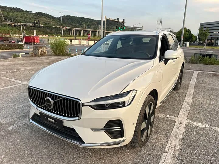 Volvo XC60 Hybrid 2024 из Китая — купить под ключ
