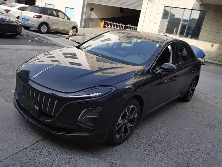 Hongqi E-QM5 2023 из Китая — купить под ключ