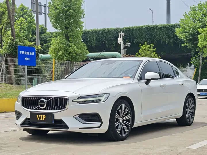 Volvo S60 2022 из Китая — купить под ключ