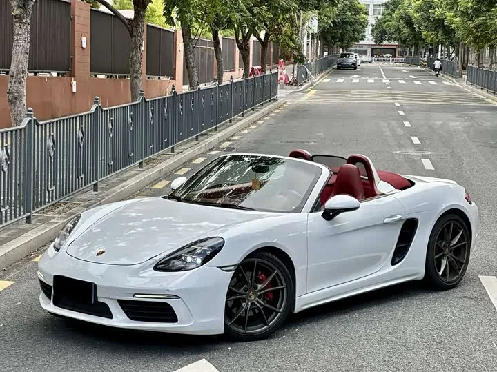 Porsche 718 2022 из Китая — купить под ключ