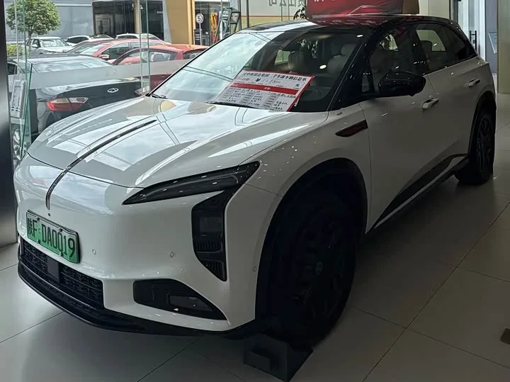 Hongqi EHS7 (Tiangong 08) 2025 из Китая — купить под ключ