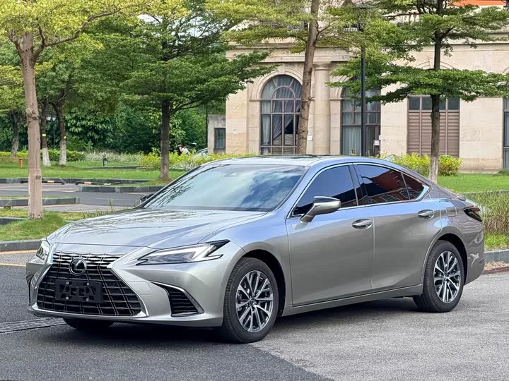 Lexus ES 2025 из Китая — купить под ключ
