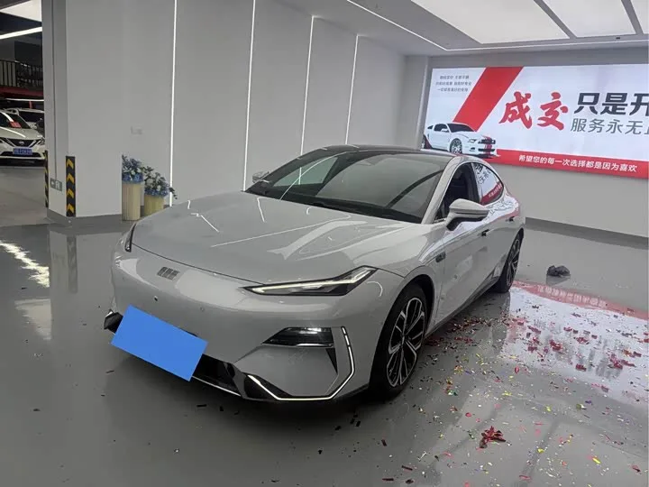 Geely Galaxy E8 2025 из Китая — купить под ключ