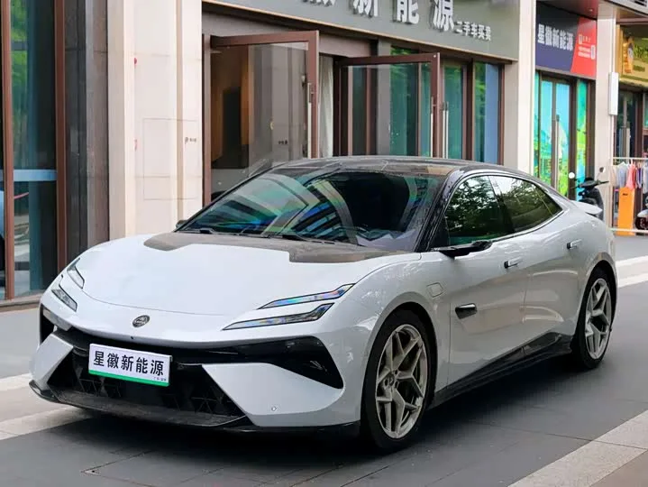 Lotus Emeya 2025 из Китая — купить под ключ