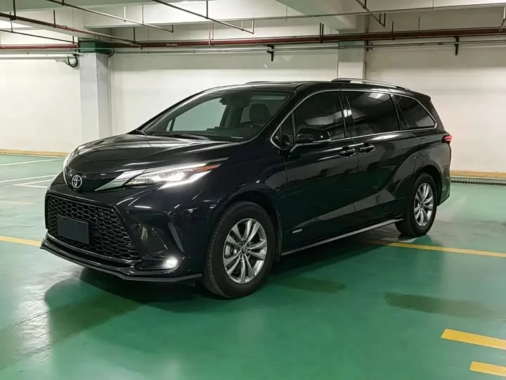Toyota Sienna 2024 из Китая — купить под ключ