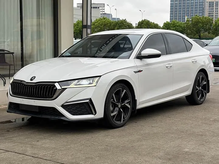 Skoda Octavia Pro 2022 из Китая — купить под ключ