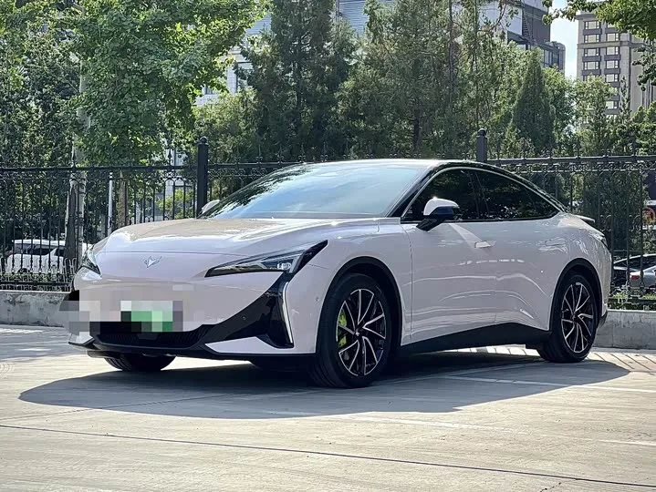 BAIC Arcfox Alpha S5 2025 из Китая — купить под ключ