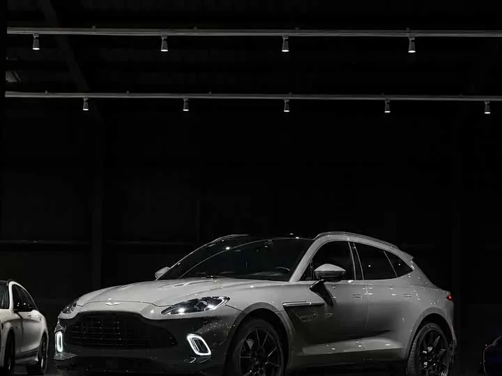 Aston Martin DBX 2022 из Китая — купить под ключ