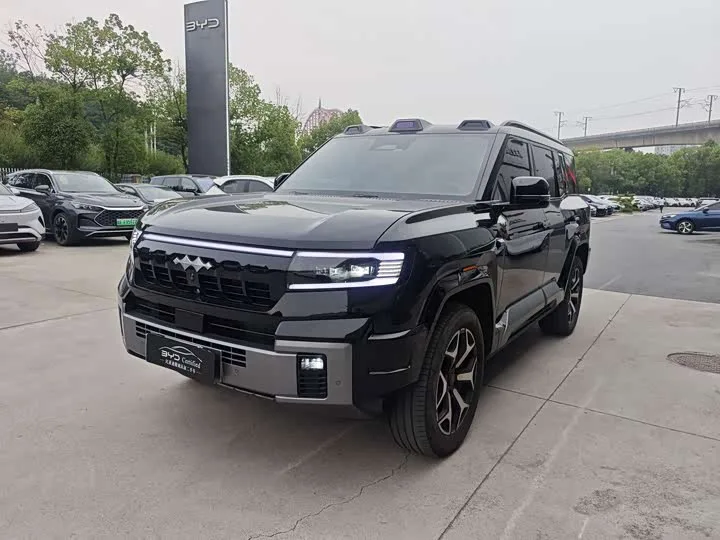BYD FangChengBao Leopard 8 2025 из Китая — купить под ключ