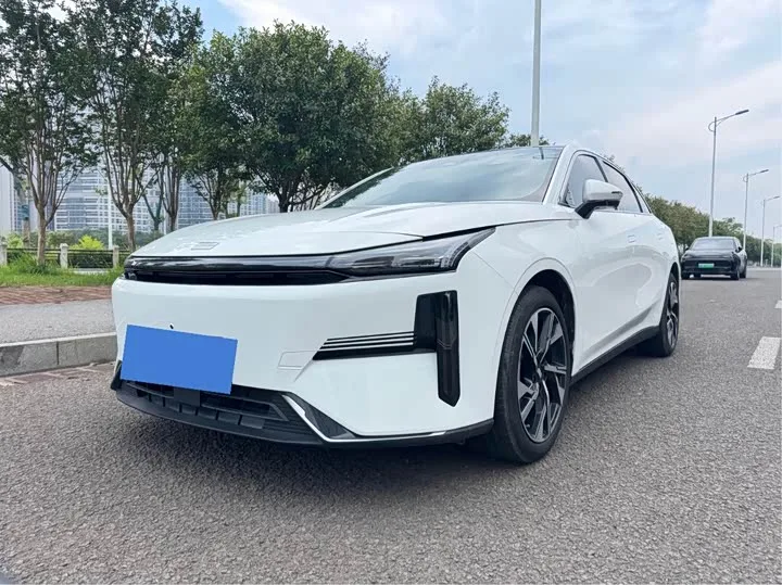 Geely Galaxy L6 2024 из Китая — купить под ключ