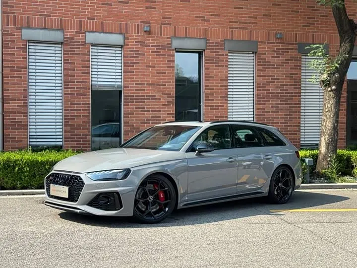Audi RS 4 2024 из Китая — купить под ключ