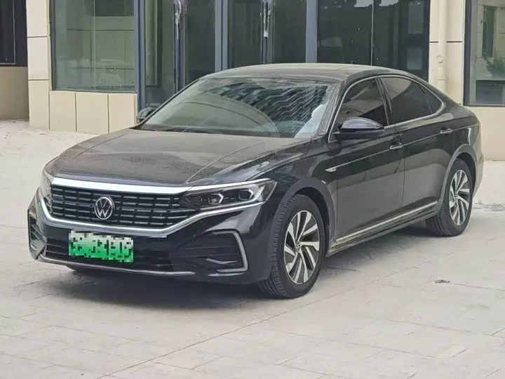 Volkswagen Passat Hybrid 2022 из Китая — купить под ключ