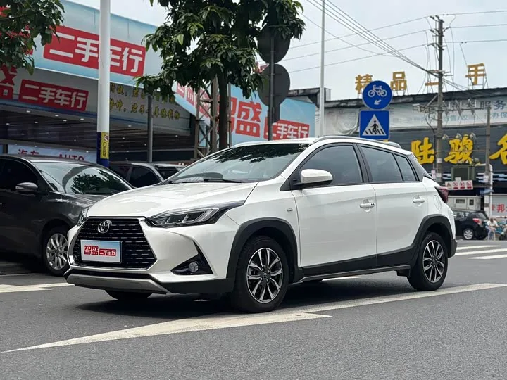 Toyota Yaris L Hatchback 2023 из Китая — купить под ключ