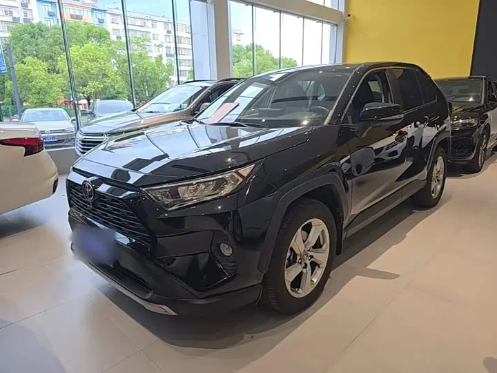 Toyota RAV4 2023 из Китая — купить под ключ