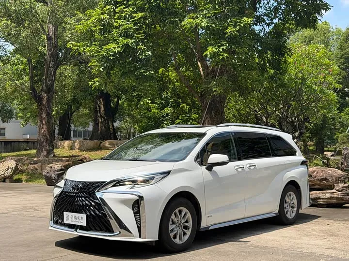 Toyota Granvia 2025 из Китая — купить под ключ