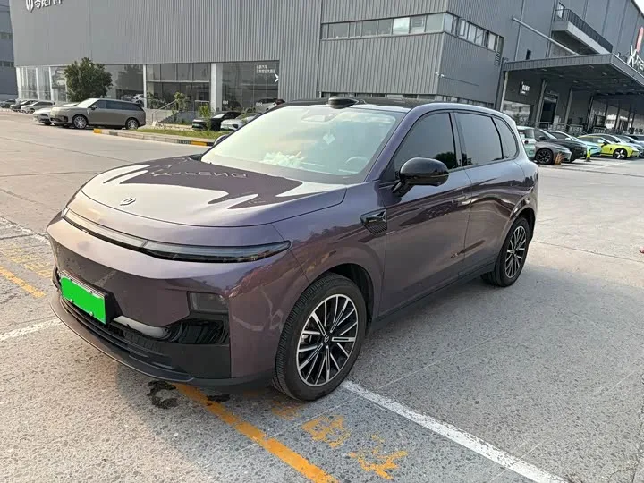 Leapmotor B10 2025 из Китая — купить под ключ