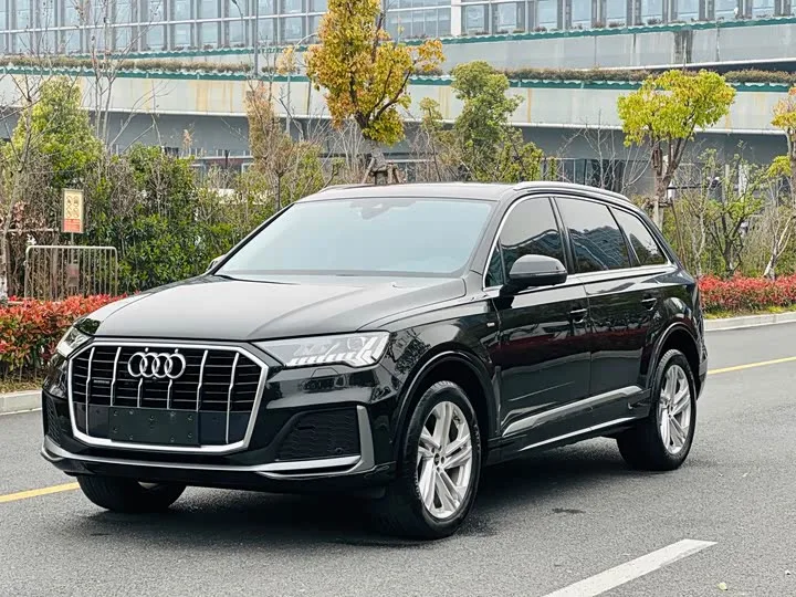 Audi Q7 2024 из Китая — купить под ключ