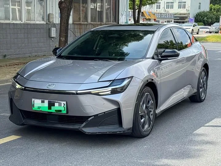 Toyota bZ3 2025 из Китая — купить под ключ