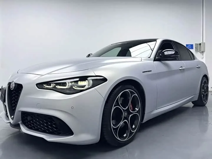 Alfa Romeo Giulia 2023 из Китая — купить под ключ