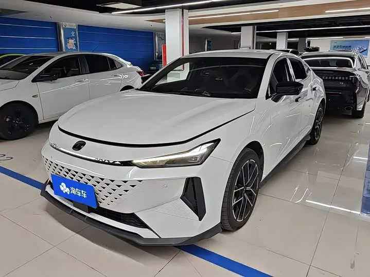 Changan UNI-V Hybrid 2025 из Китая — купить под ключ