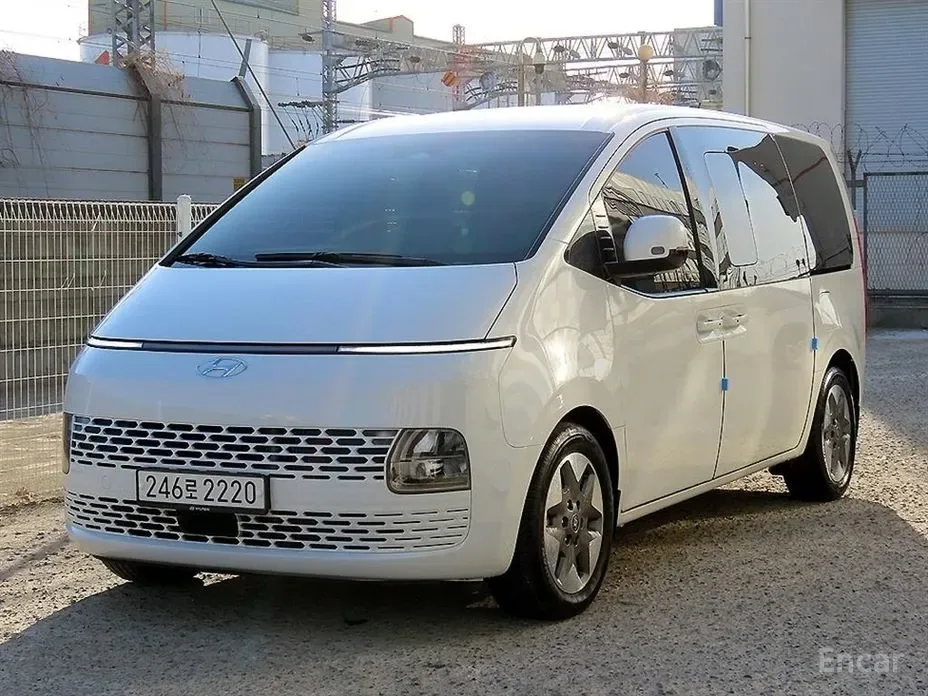 Hyundai Staria 2023 из Кореи — купить под ключ