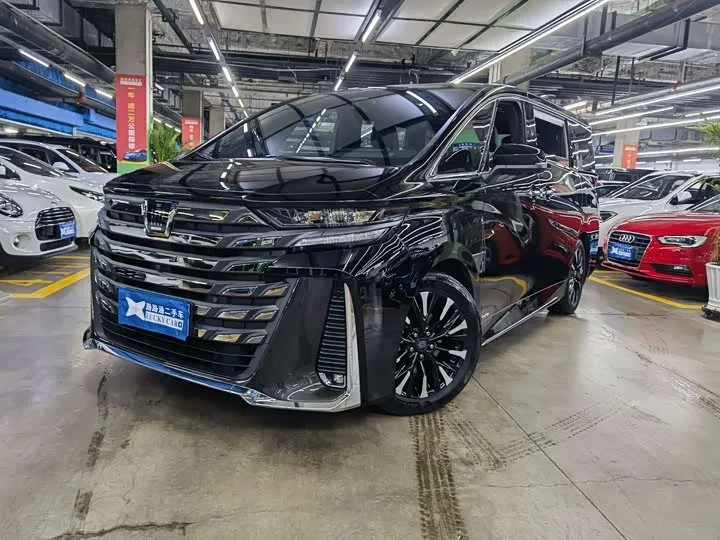 Toyota Vellfire 2024 из Китая — купить под ключ