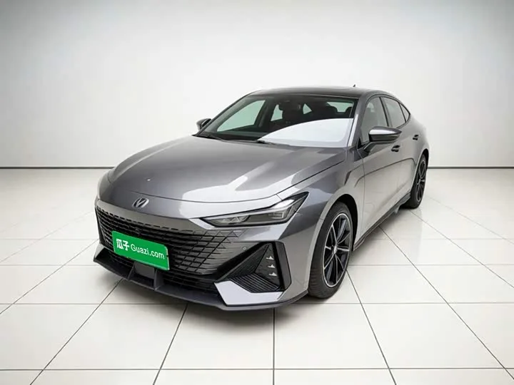 Changan UNI-V Hybrid 2023 из Китая — купить под ключ