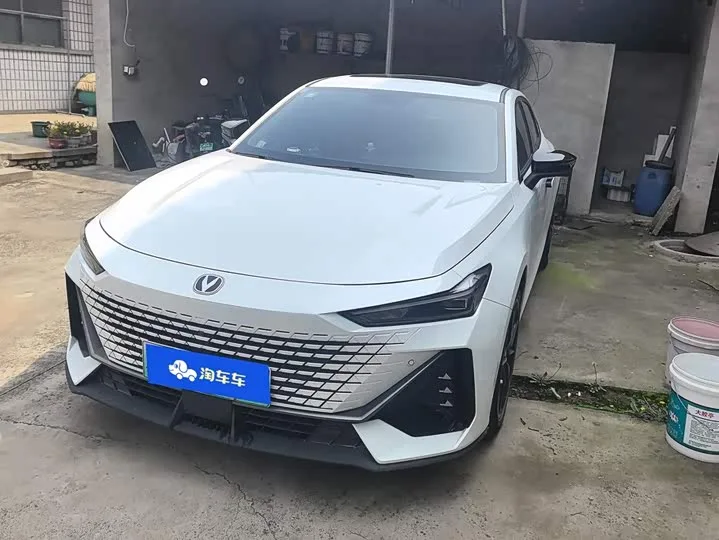 Changan UNI-V Hybrid 2023 из Китая — купить под ключ