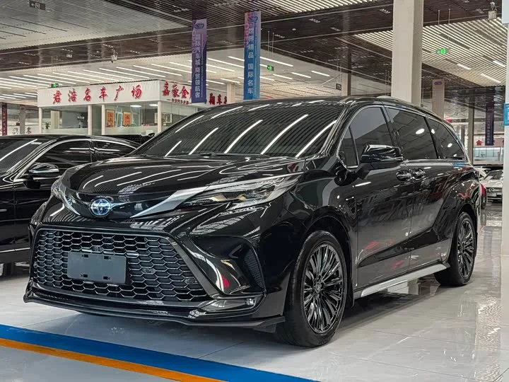 Toyota Granvia 2023 из Китая — купить под ключ