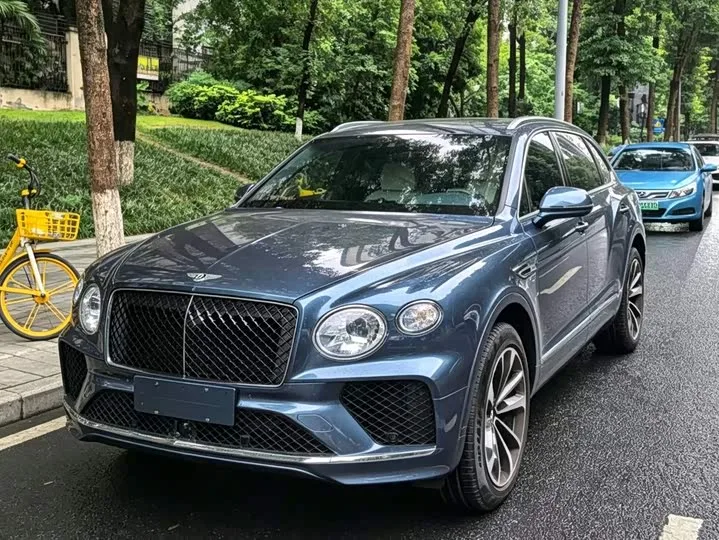 Bentley Bentayga 2024 из Китая — купить под ключ