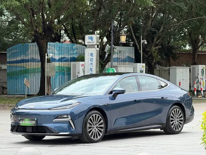 Geely Galaxy Starshine 8 EM-i 2025 из Китая — купить под ключ