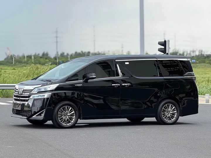 Toyota Vellfire 2022 из Китая — купить под ключ