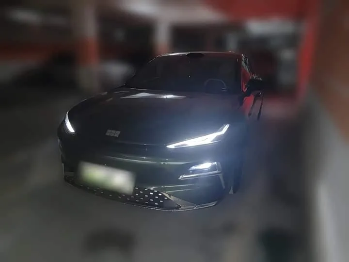 Geely Galaxy Starshine 8 EM-i 2025 из Китая — купить под ключ