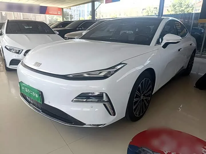 Geely Galaxy Starshine 8 EM-i 2025 из Китая — купить под ключ