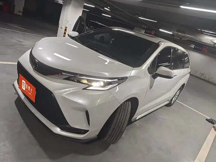 Toyota Granvia 2026 из Китая — купить под ключ