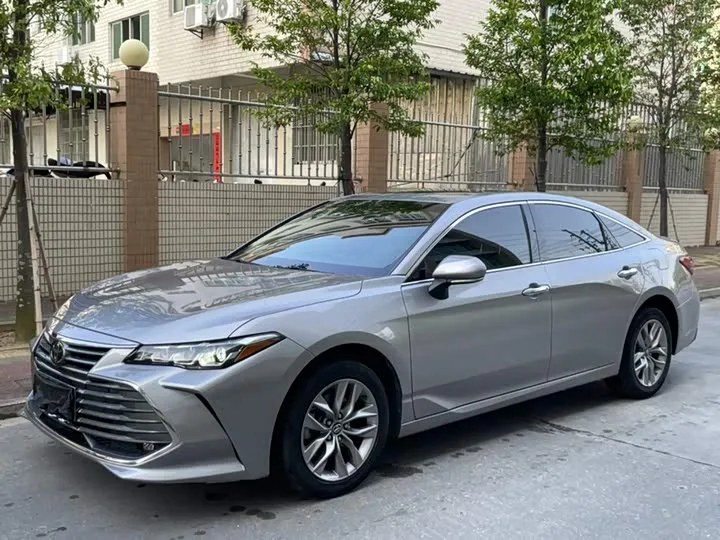 Toyota Avalon 2022 из Китая — купить под ключ