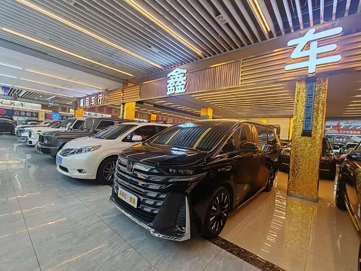 Toyota Vellfire 2024 из Китая — купить под ключ