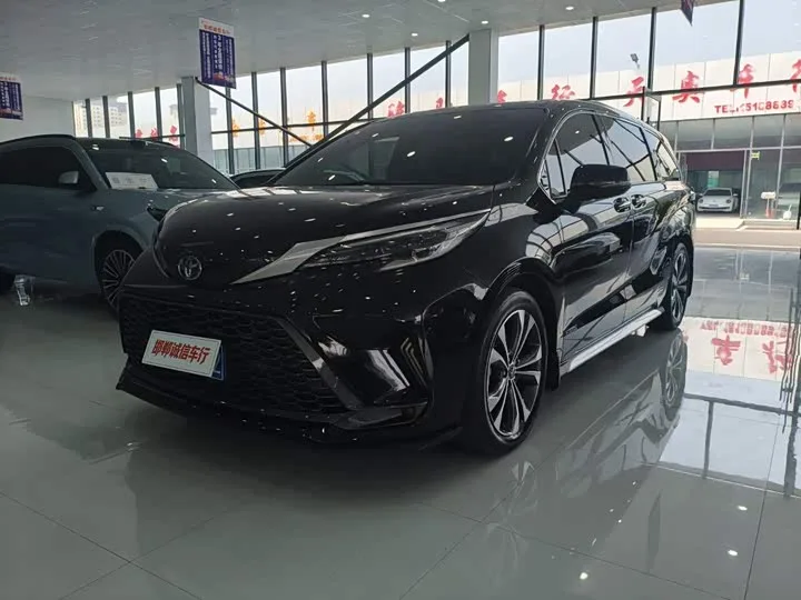 Toyota Granvia 2024 из Китая — купить под ключ