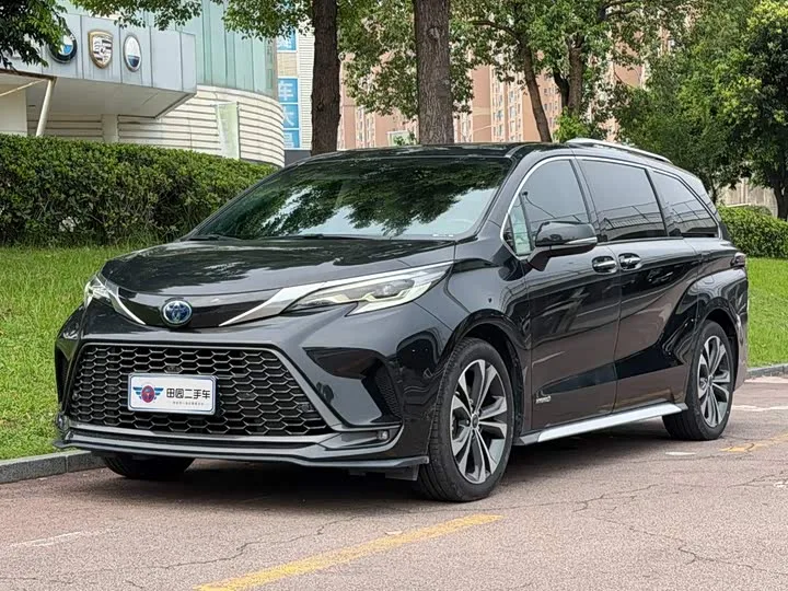 Toyota Granvia 2023 из Китая — купить под ключ