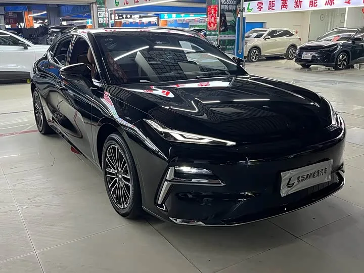 Geely Galaxy Starshine 8 EM-i 2026 из Китая — купить под ключ