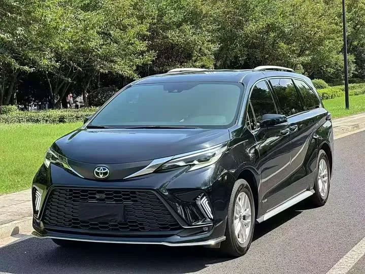 Toyota Granvia 2024 из Китая — купить под ключ