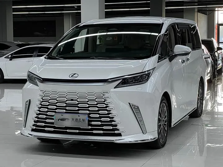 Lexus LM 2024 из Китая — купить под ключ