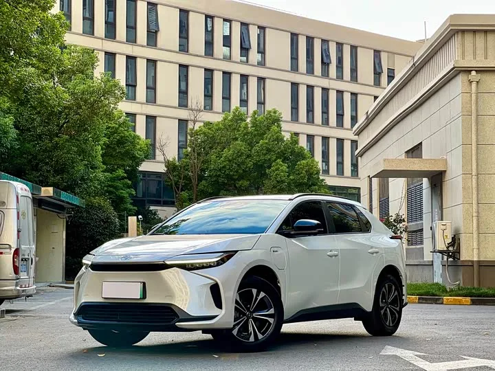 Toyota bZ4X 2024 из Китая — купить под ключ