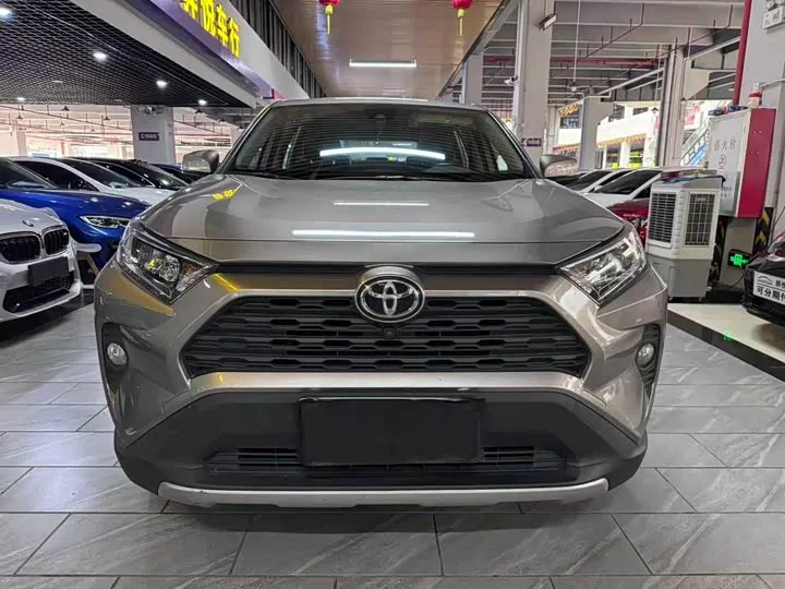 Toyota RAV4 2022 из Китая — купить под ключ